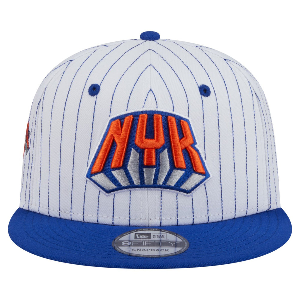 New Era - New York Knicks Deceptor Pinstripe 9FIFTY Snapback Hat - White