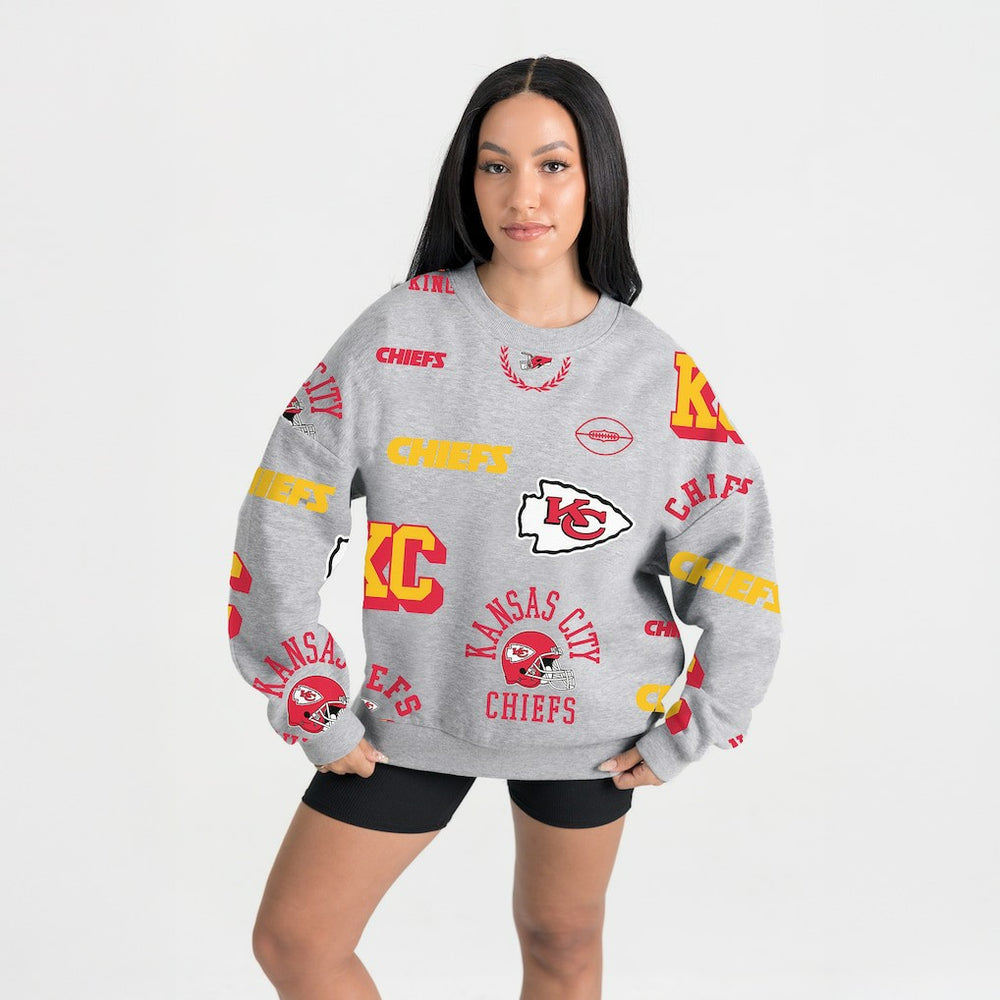 Kansas City Chiefs Gameday Couture Women's Always On Repeat Fleece Sweatshirt Heather Gray - NFL