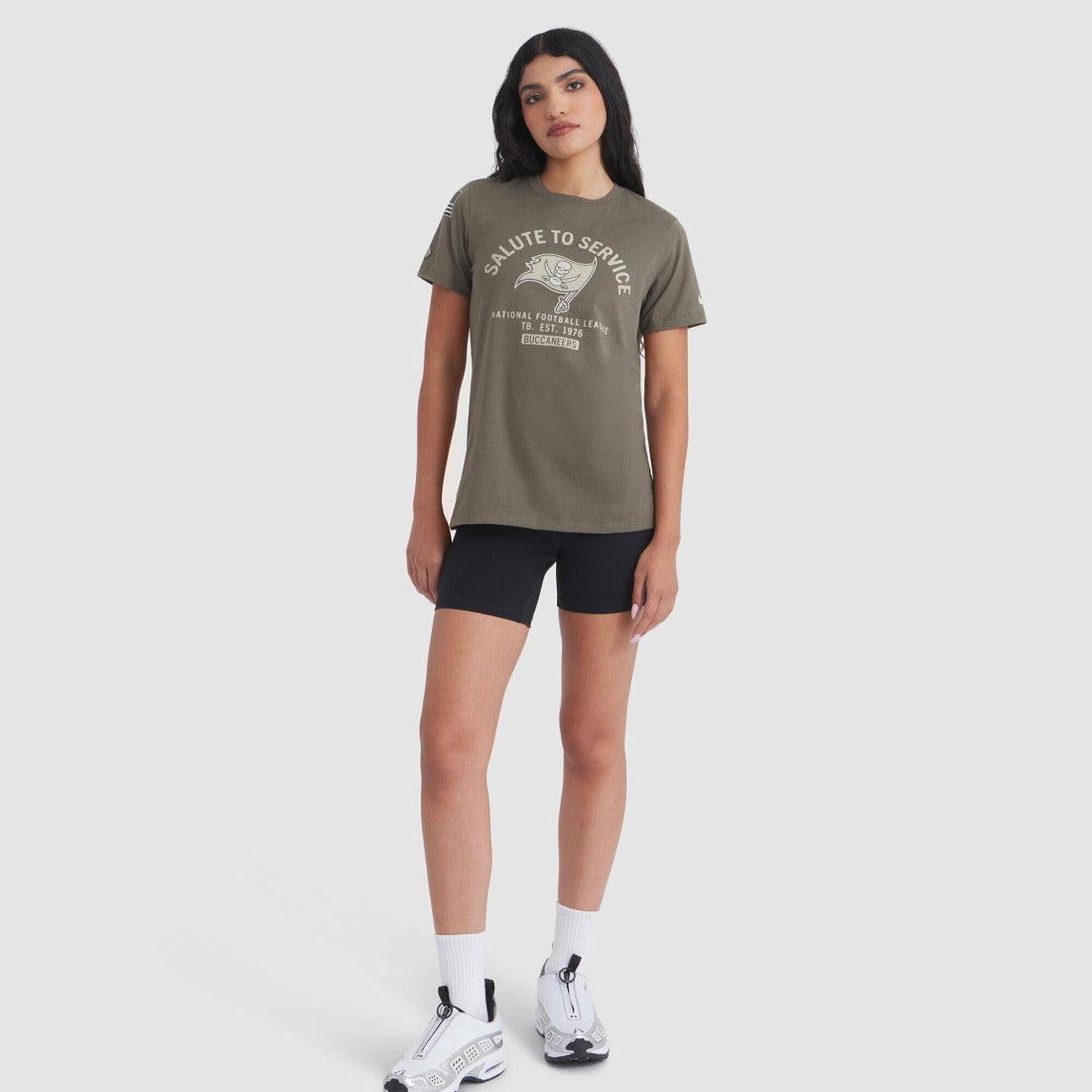 Tampa Bay Buccaneers Women's 2025 Salute to Service Sideline T-Shirt Olive - Nike