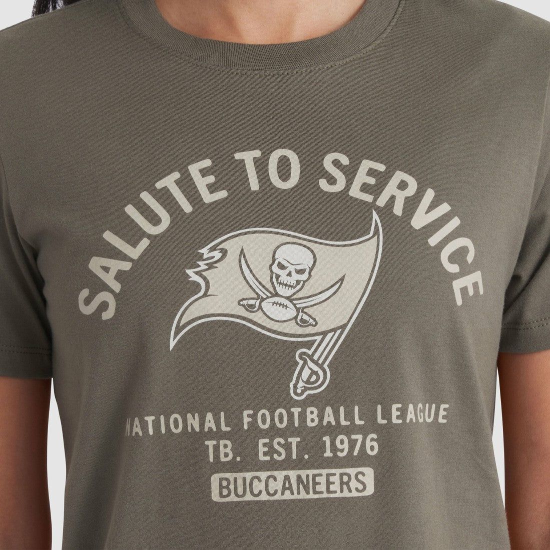 Tampa Bay Buccaneers Women's 2025 Salute to Service Sideline T-Shirt Olive - Nike