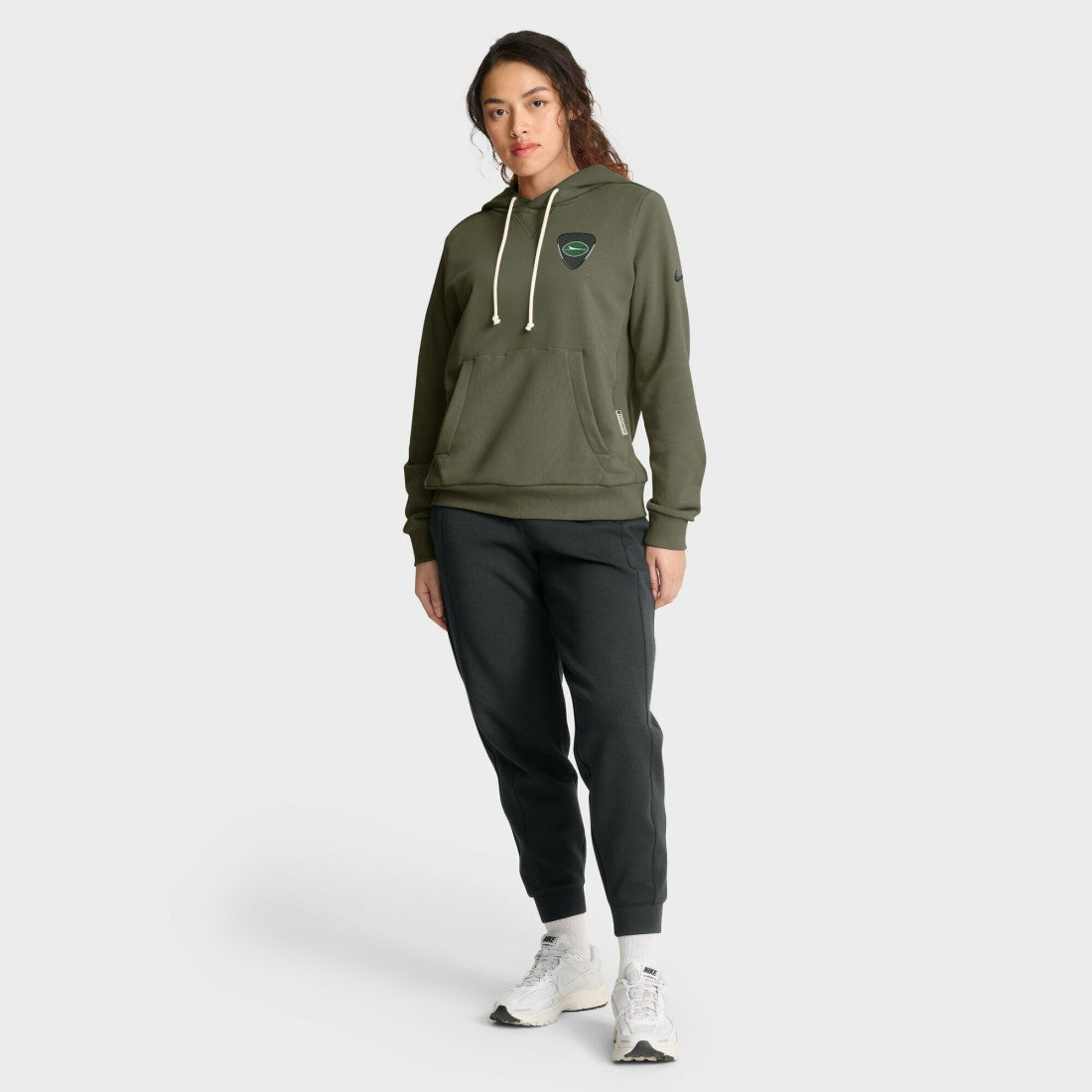 New York Jets Women's 2025 Salute to Service Sideline Standard Issue Dri-FIT Hoodie Olive - Nike