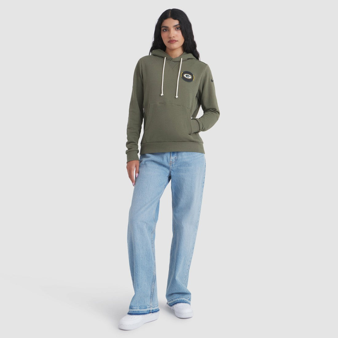 Green Bay Packers Women's 2025 Salute to Service Sideline Standard Issue Dri-FIT Hoodie Olive - Nike
