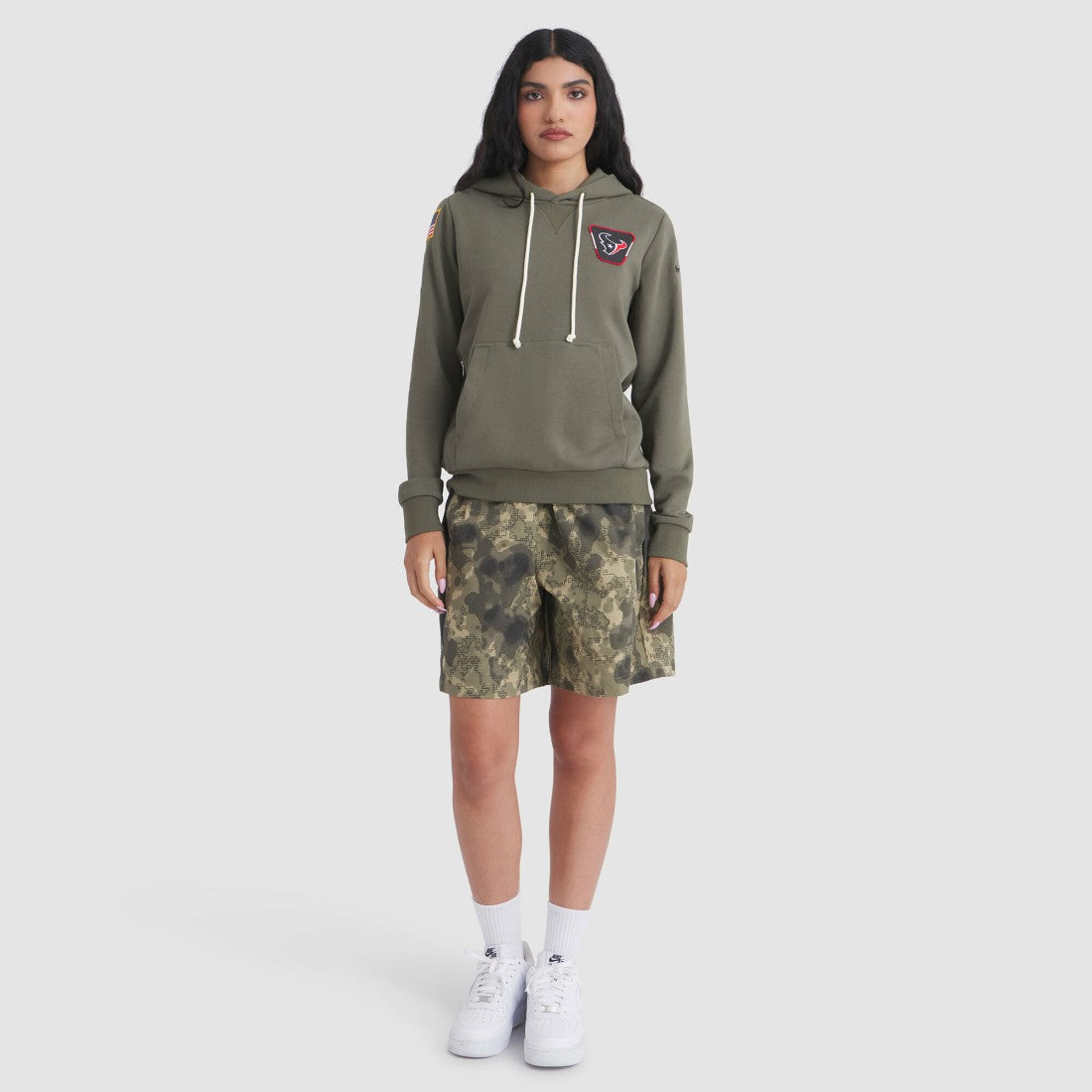 Houston Texans Women's 2025 Salute to Service Sideline Standard Issue Dri-FIT Hoodie Olive - Nike