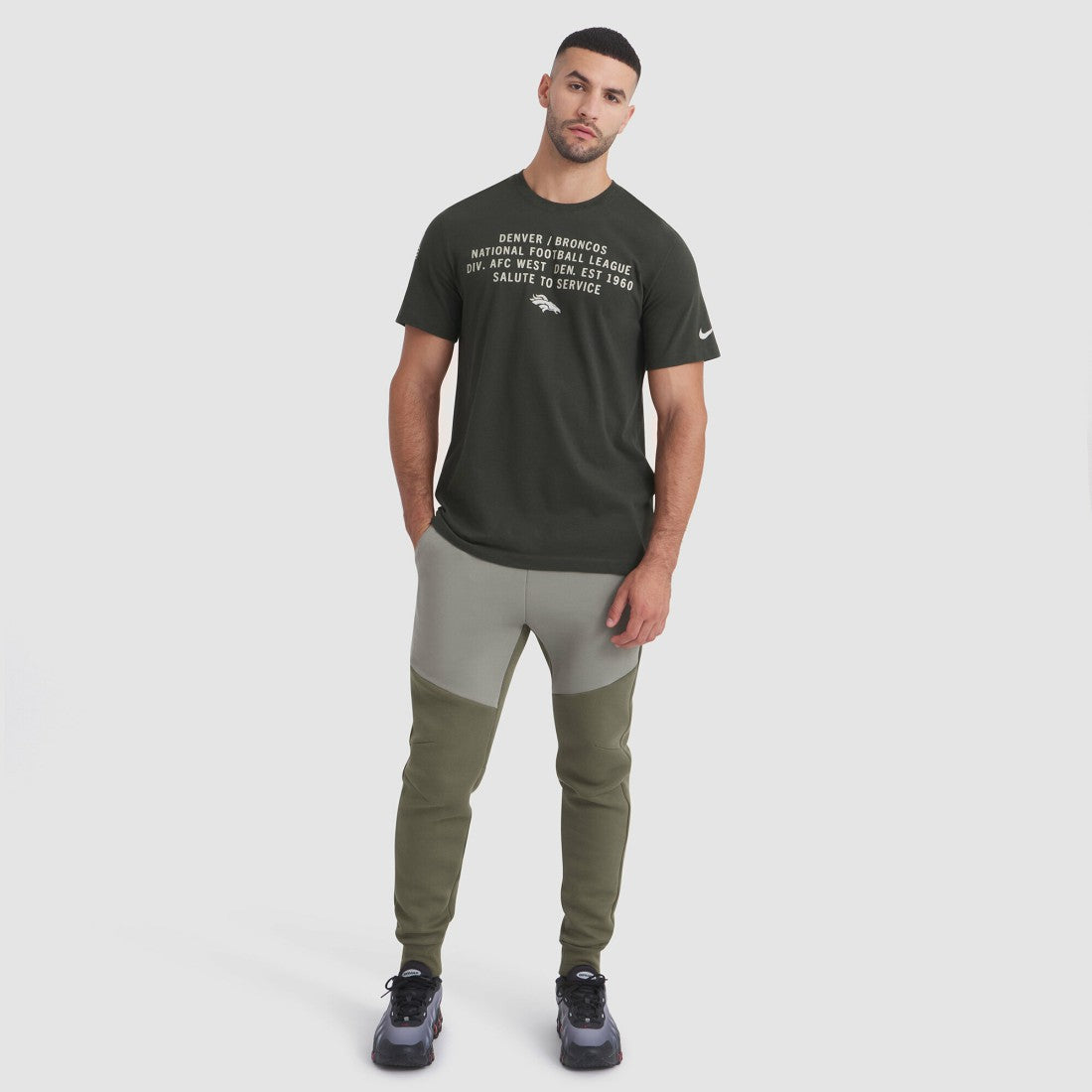 Denver Broncos 2025 Salute to Service Sideline Slub Dri-FIT T-Shirt Forest Green - Nike