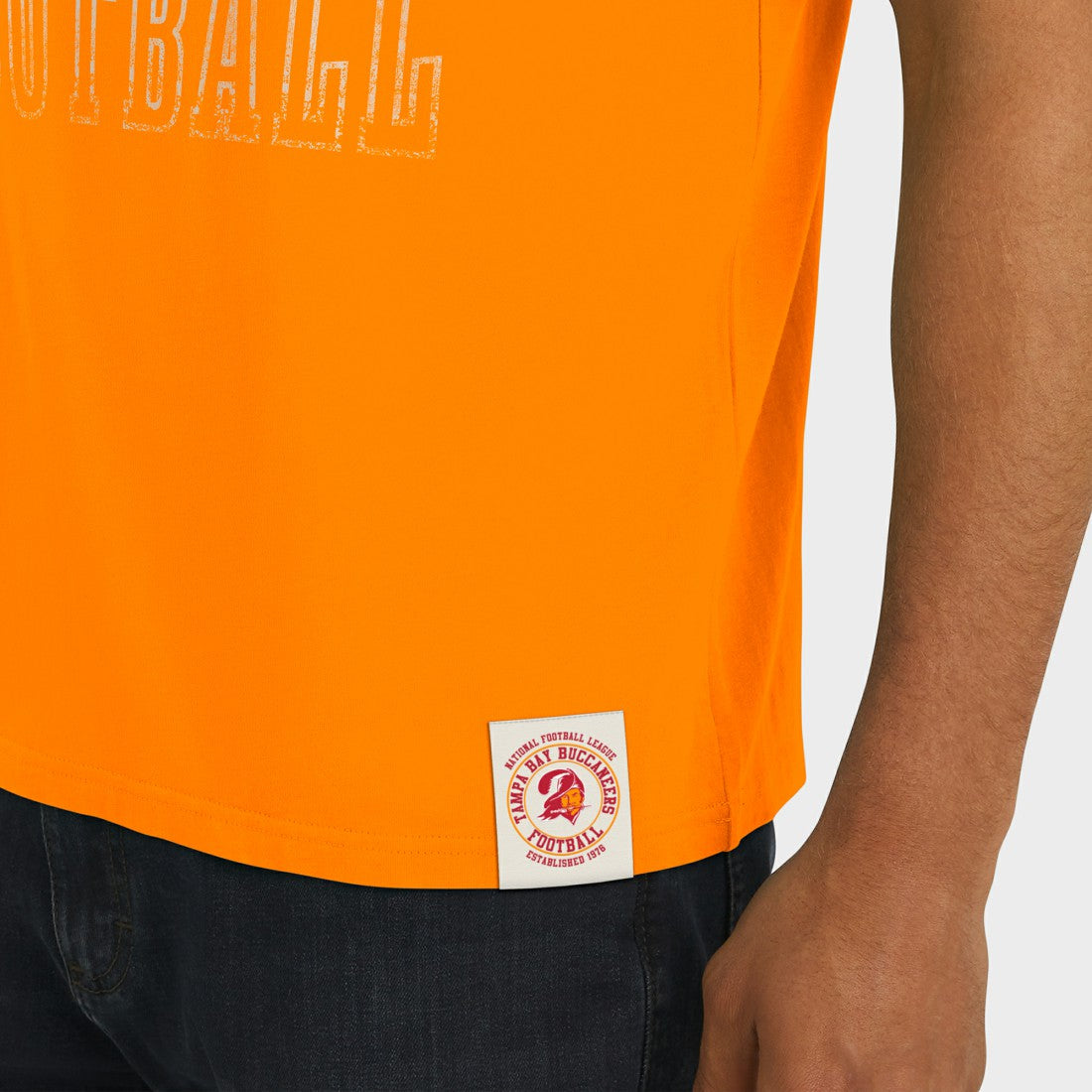 Tampa Bay Buccaneers Darius Rucker Collection Distressed Throwback Shoulder Stripe T-Shirt Orange - Fanatics