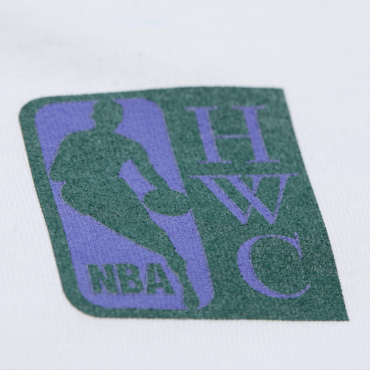Mitchell & Ness - Milwaukee Bucks Unisex Hardwood Classics Vintage Team Origins Premium T-Shirt - White