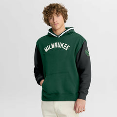 Fanatics - Milwaukee Bucks Half Court Shot Clock Fastbreak Hoodie - Hunter Green/Black