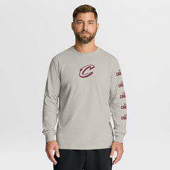 Fanatics - Cleveland Cavaliers Crossover Collection Ball Screen Action Premium Long Sleeve T-Shirt - Cream