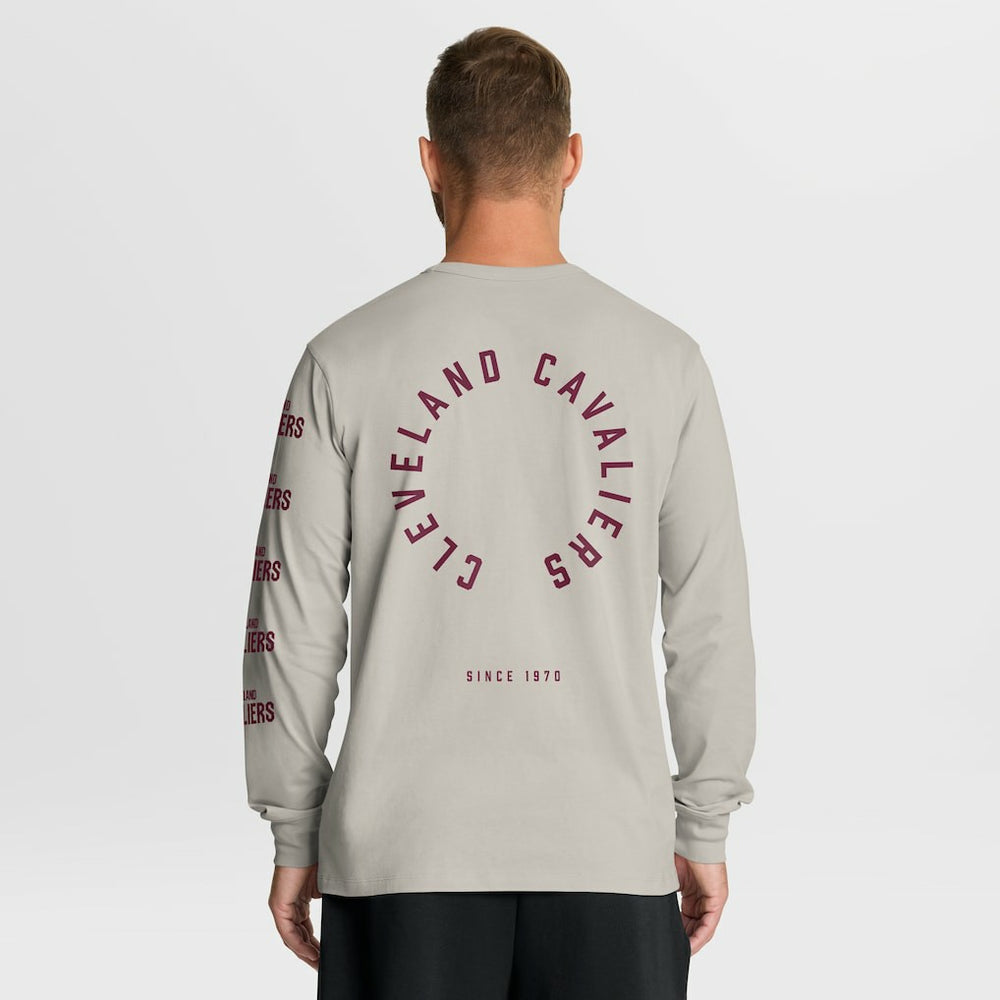 Fanatics - Cleveland Cavaliers Crossover Collection Ball Screen Action Premium Long Sleeve T-Shirt - Cream