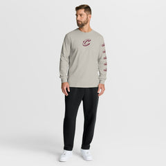 Fanatics - Cleveland Cavaliers Crossover Collection Ball Screen Action Premium Long Sleeve T-Shirt - Cream