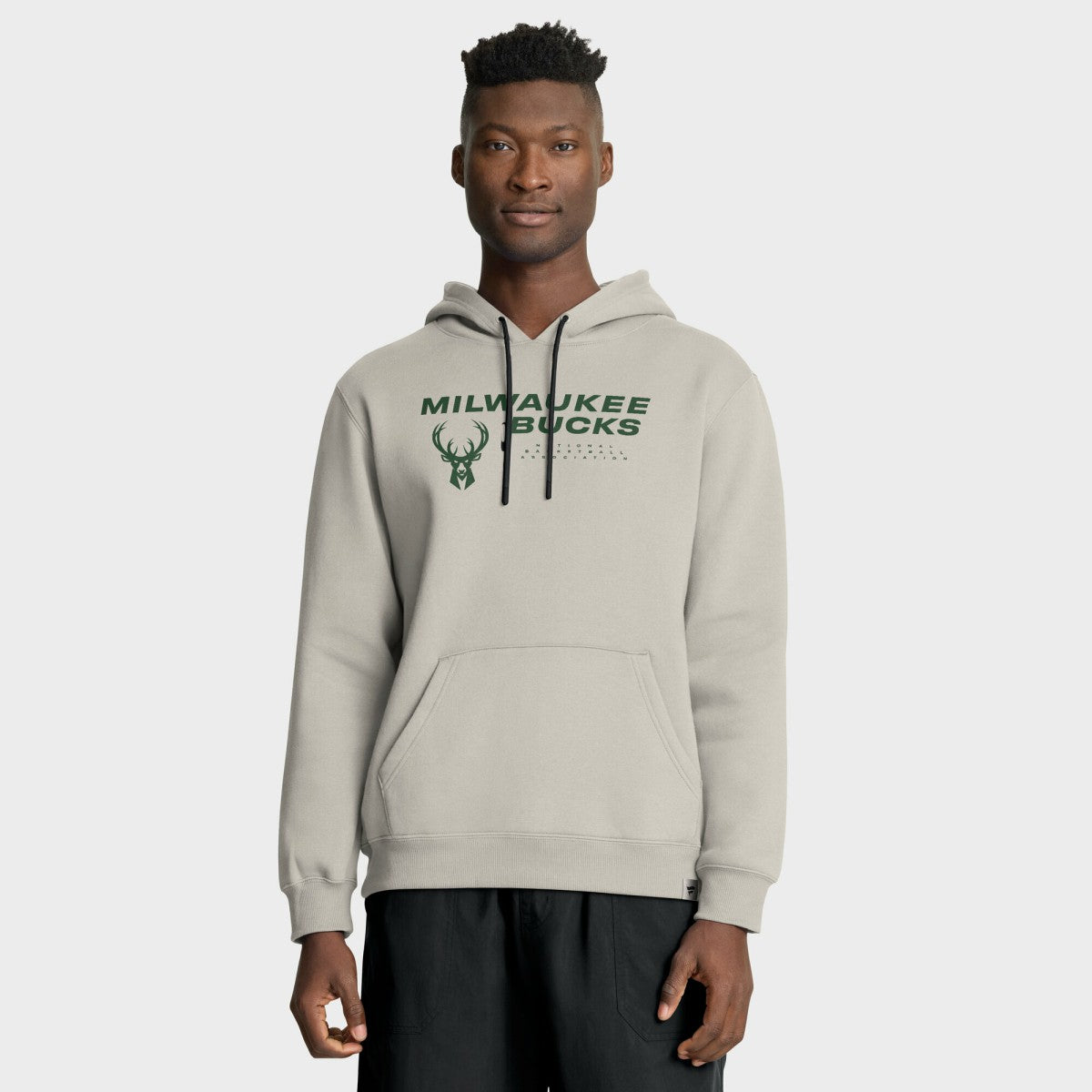 Fanatics - Milwaukee Bucks Crossover Collection Blocked Shot Premium Pullover Hoodie - Off White