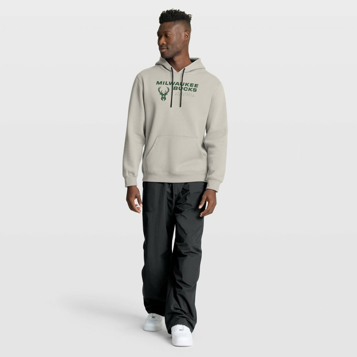 Fanatics - Milwaukee Bucks Crossover Collection Blocked Shot Premium Pullover Hoodie - Off White