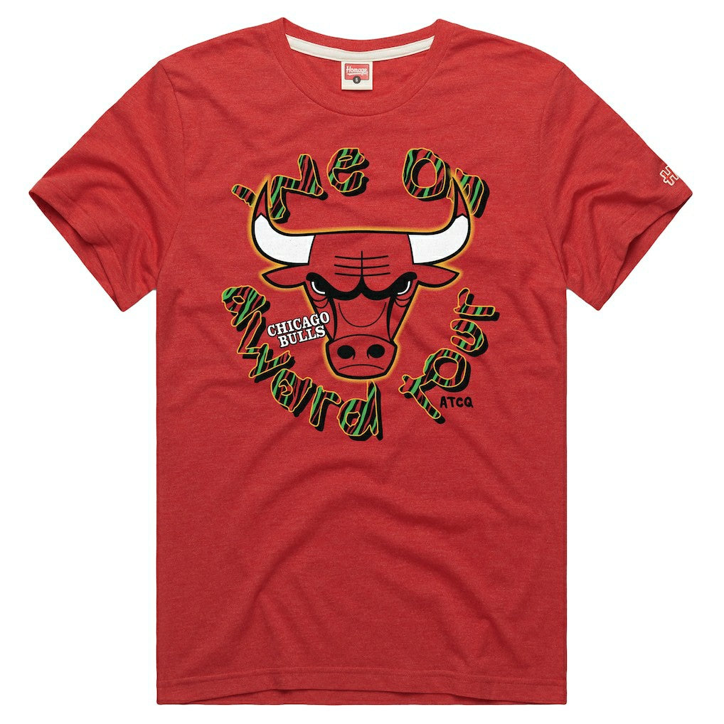 NBA - Chicago Bulls Homage A Tribe Called Quest x NBA We On Award Tour T-Shirt - Red