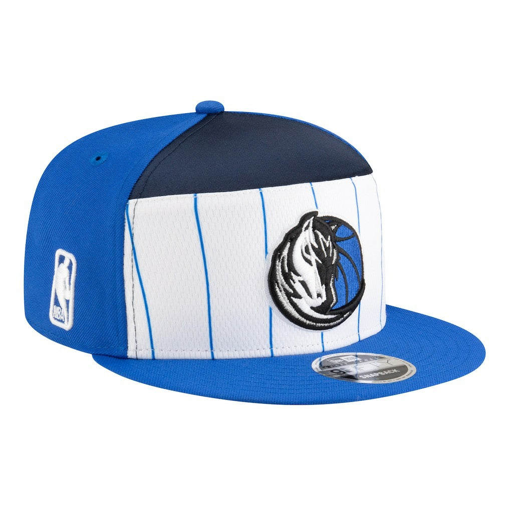 New Era - Dallas Mavericks Youth 2025 NBA Tip Off Split Panel 9FIFTY Snapback Hat - White/Blue