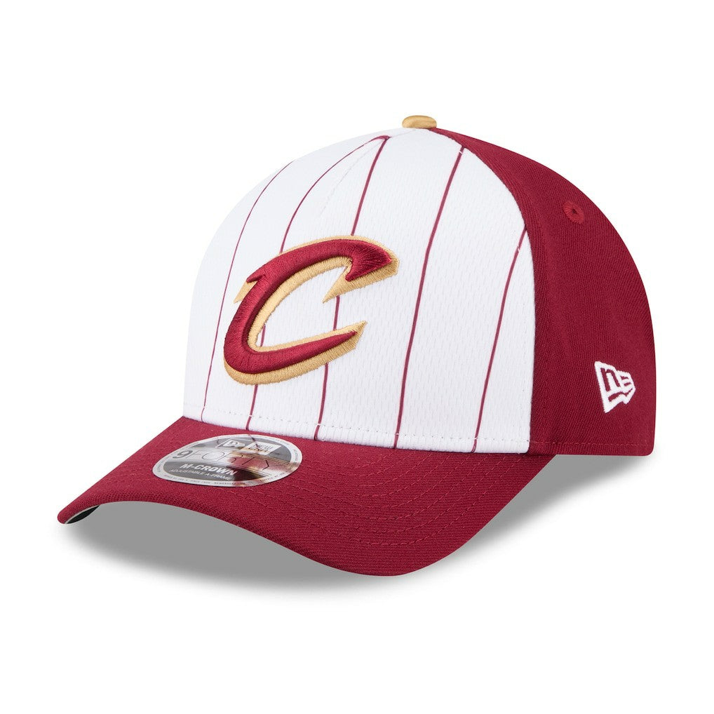 New Era - Cleveland Cavaliers 2025 NBA Tip Off M-Crown A-Frame 9FORTY Adjustable Hat - White/Wine