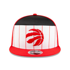 New Era - Toronto Raptors 2025 NBA Tip Off Split Panel 9FIFTY Snapback Hat - White/Red