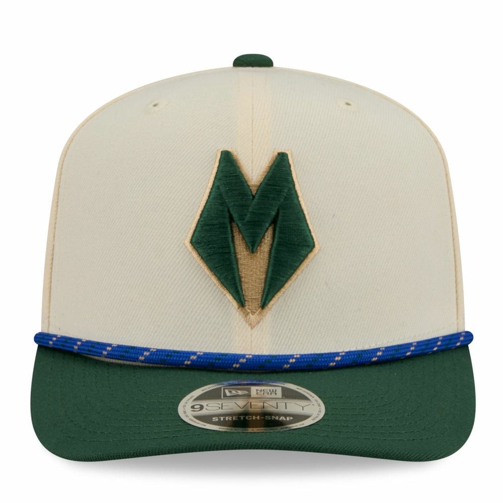 New Era - Milwaukee Bucks 2025/26 City Edition 9SEVENTY Adjustable Hat - Cream/Hunter Green