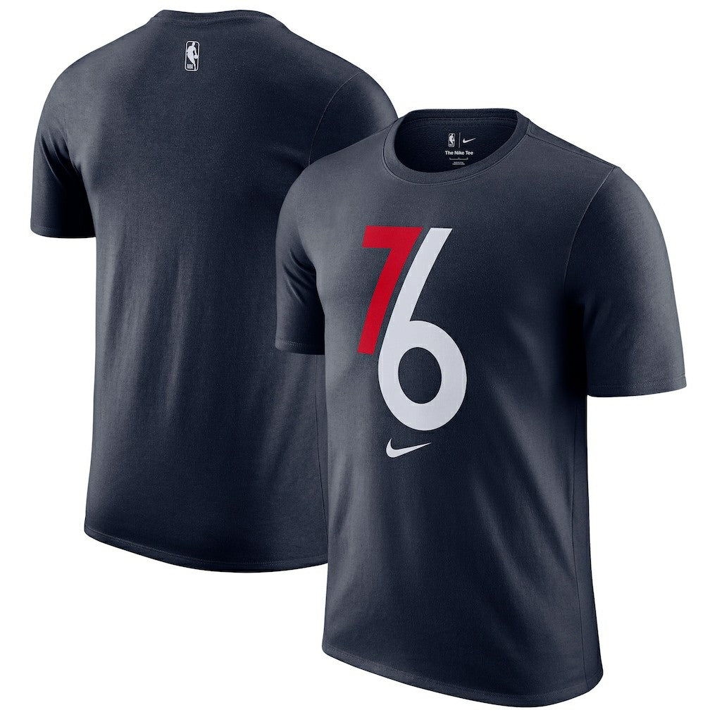 Nike - Philadelphia 76ers 2025/26 City Edition Remix Essential Logo T-Shirt - Navy