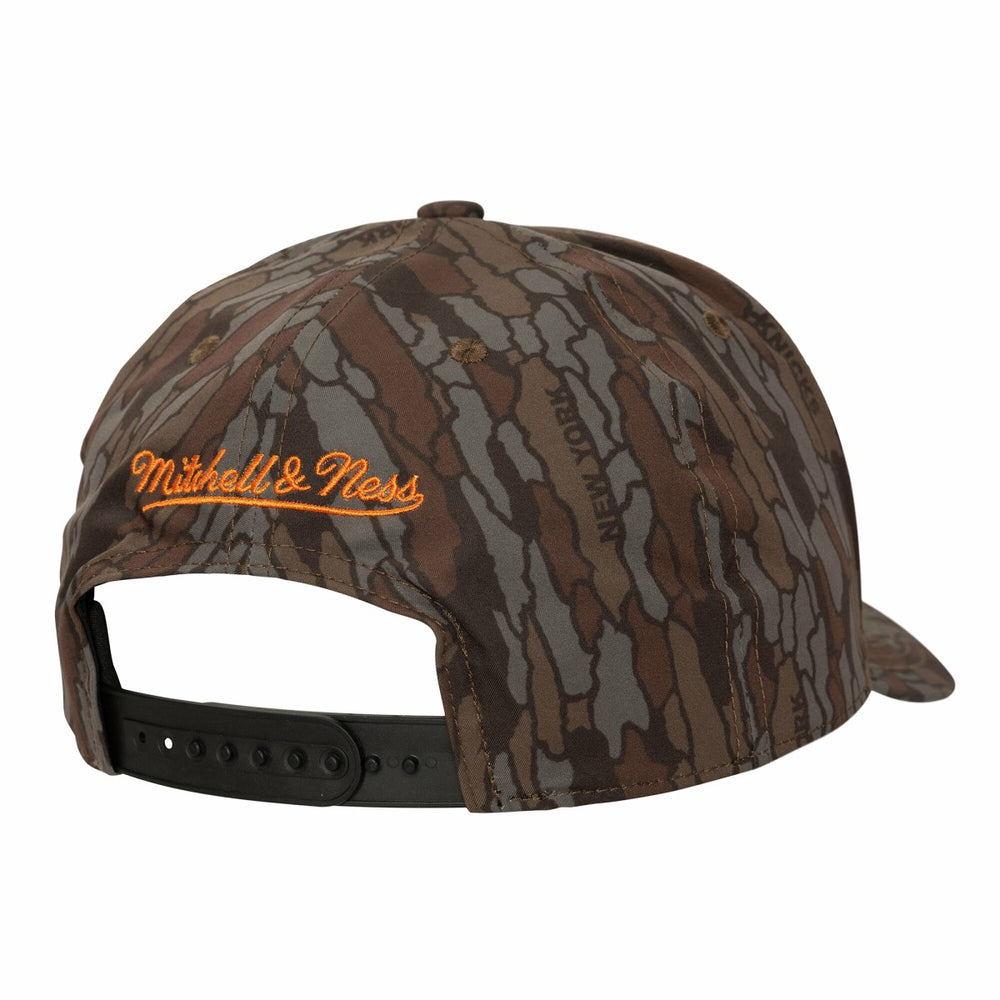 Mitchell & Ness - New York Knicks Hidden Pro-Crown Adjustable Hat - Camo