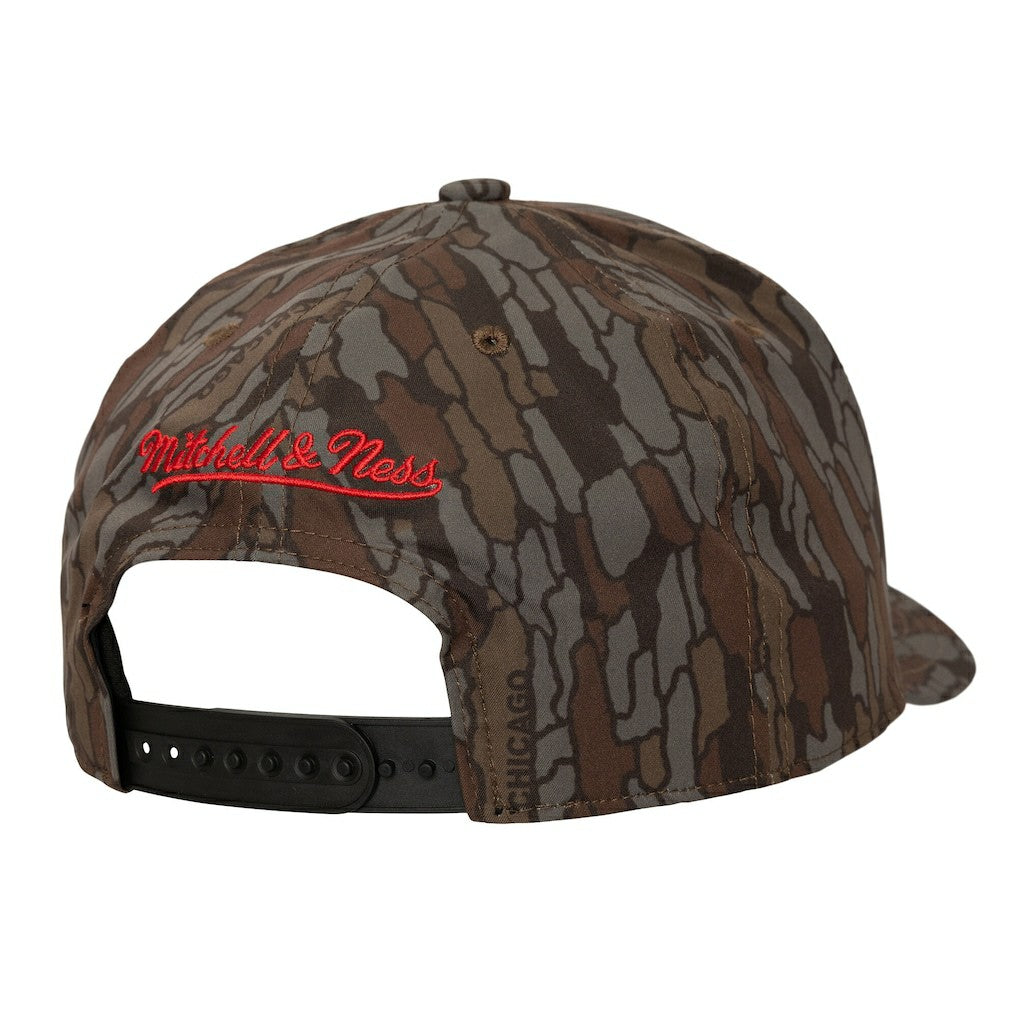 Mitchell & Ness - Chicago Bulls Hidden Pro-Crown Adjustable Hat - Camo