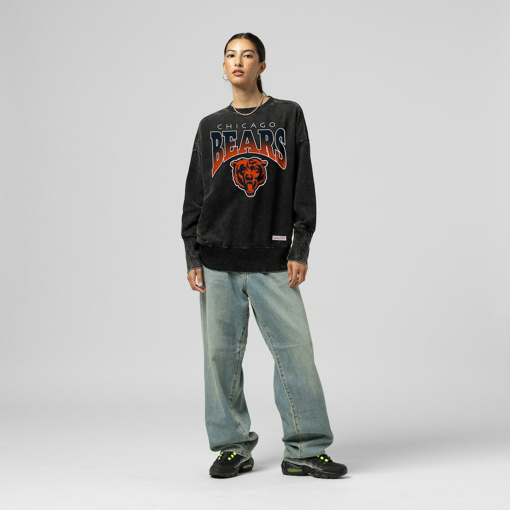 Chicago Bears Women's Delineate Mineral Wash Crewneck Sweatshirt Black - Mitchell & Ness