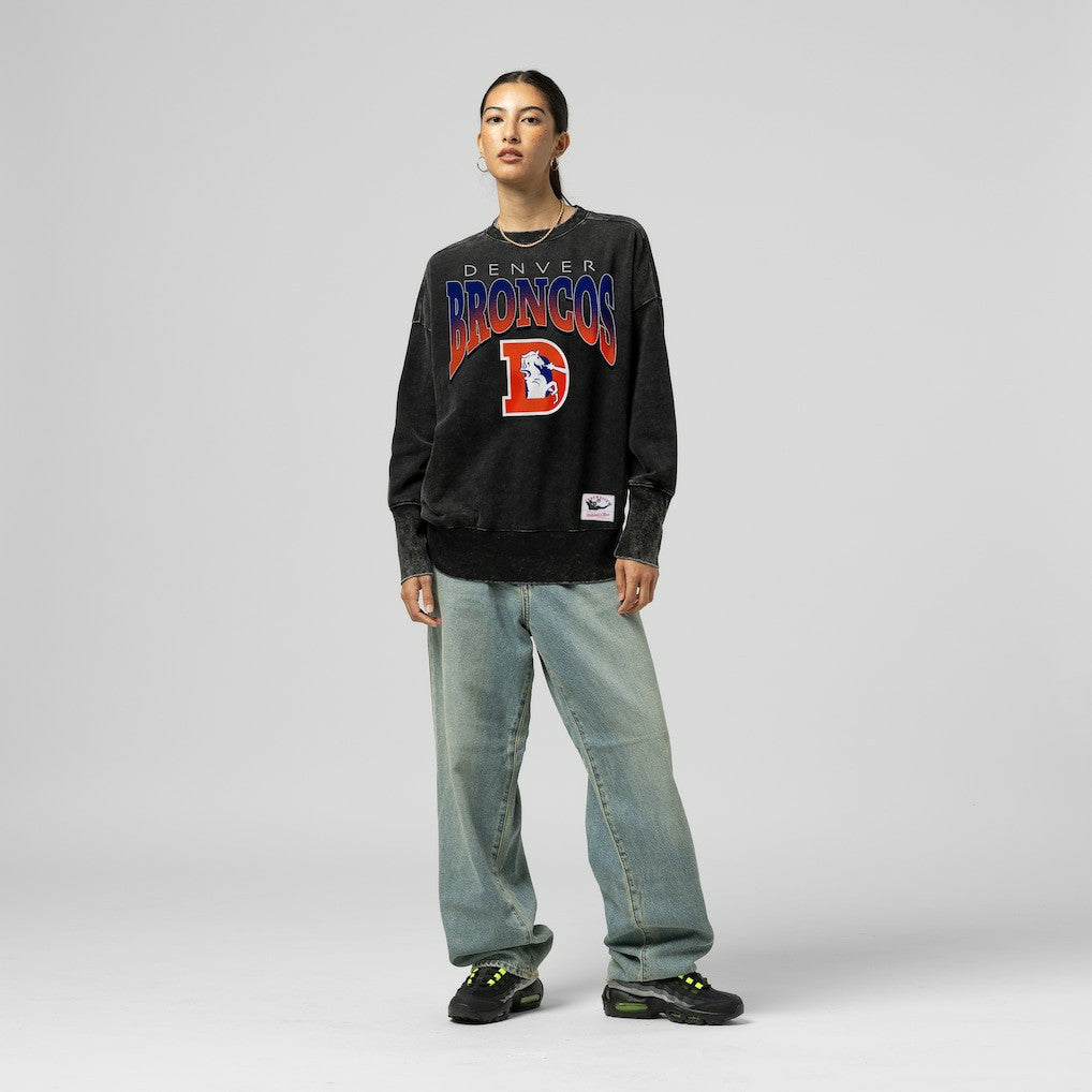 Denver Broncos Women's Delineate Mineral Wash Crewneck Sweatshirt Black - Mitchell & Ness