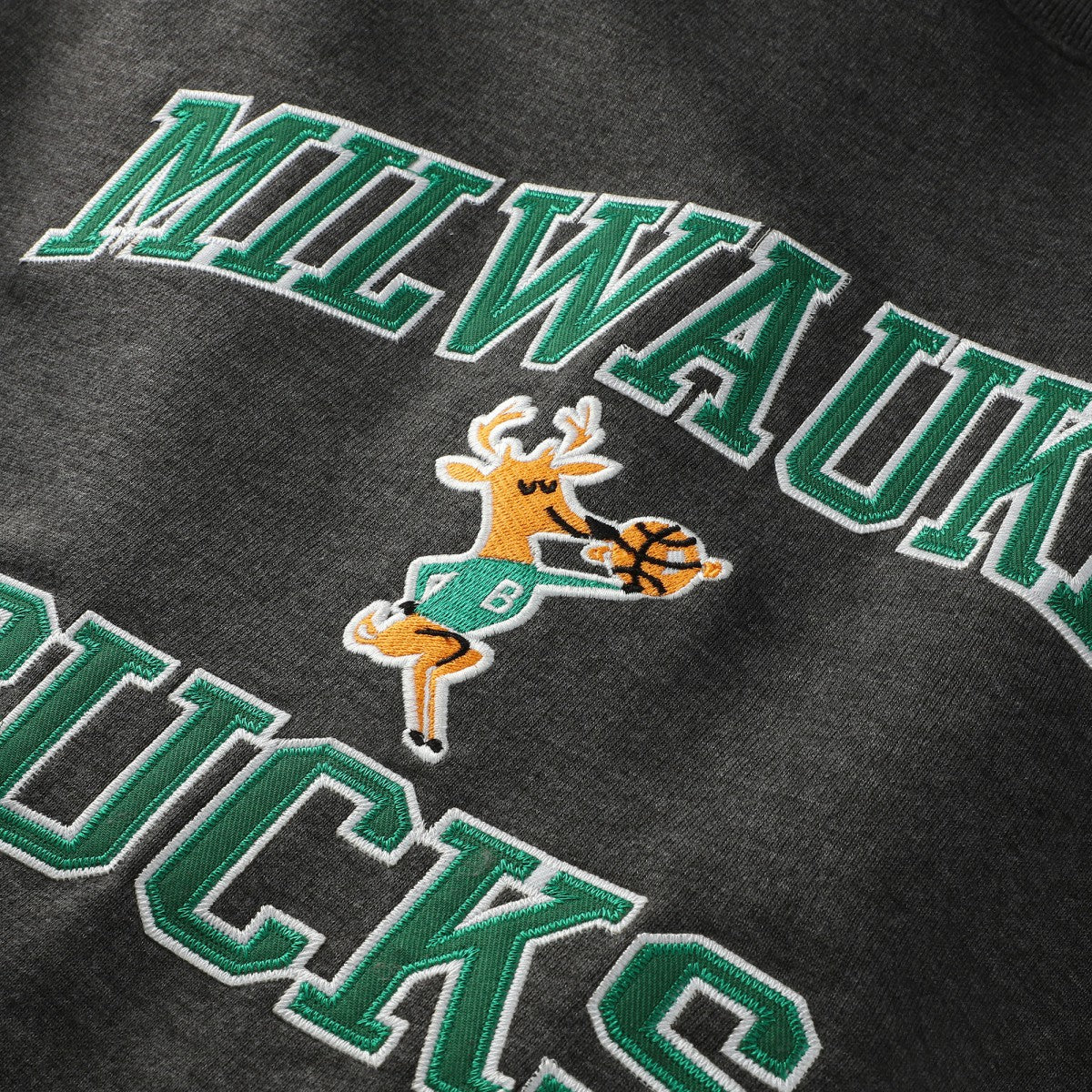 Mitchell & Ness - Milwaukee Bucks Hardwood Classics Big & Tall Crewneck Sweatshirt - Heather Charcoal