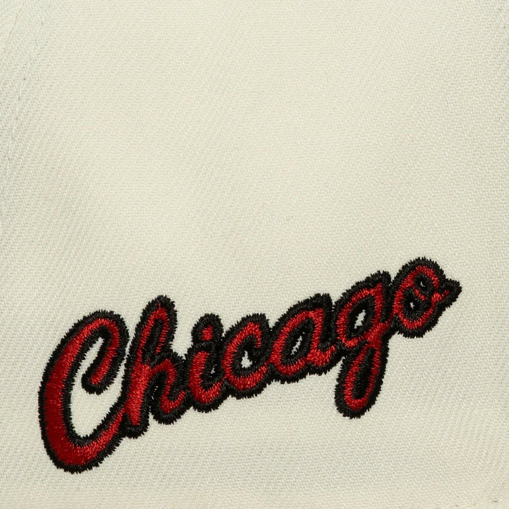 Mitchell & Ness - Chicago Bulls Ochre Dusted Double Two-Toned Pro Crown Adjustable Hat - Cream