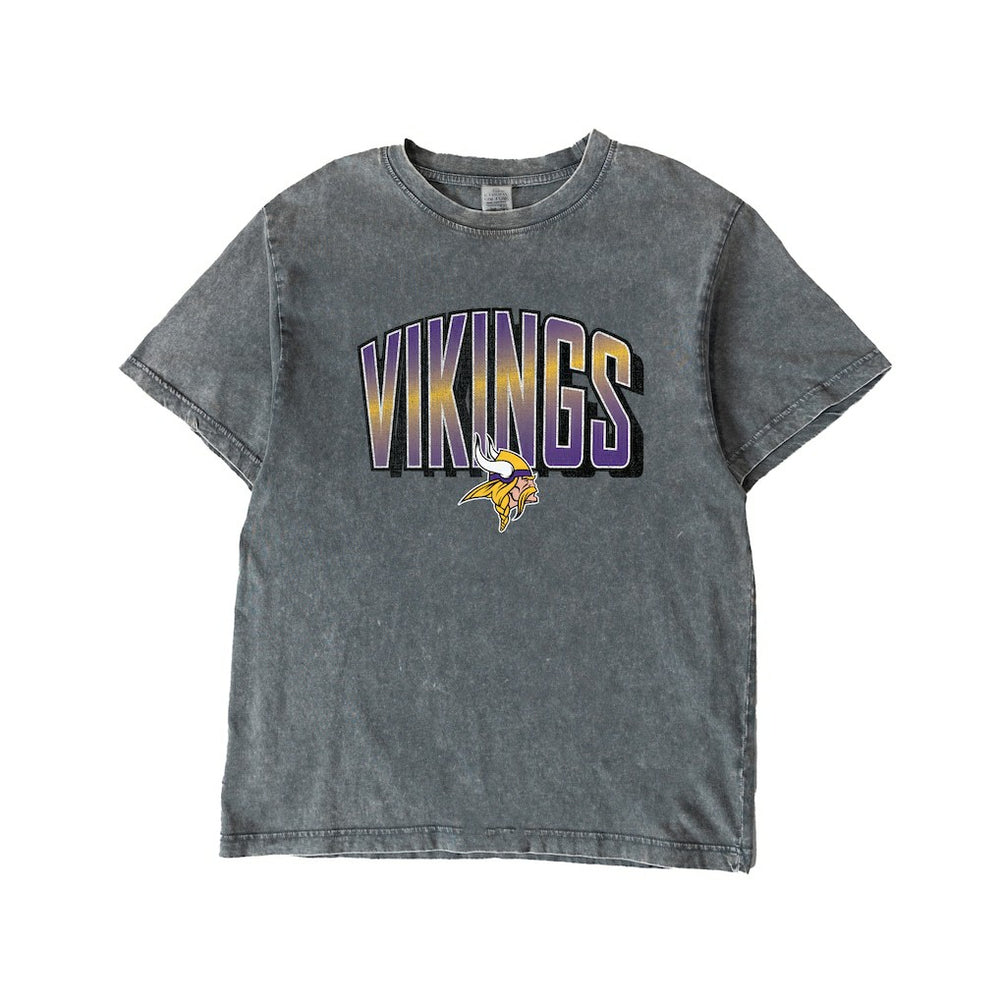 Minnesota Vikings Gameday Couture Women's Peak Performance Oversized Snow Wash T-Shirt Gray - NFL