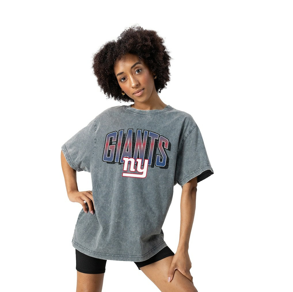 New York Giants Gameday Couture Women's Peak Performance Oversized Snow Wash T-Shirt Gray - NFL