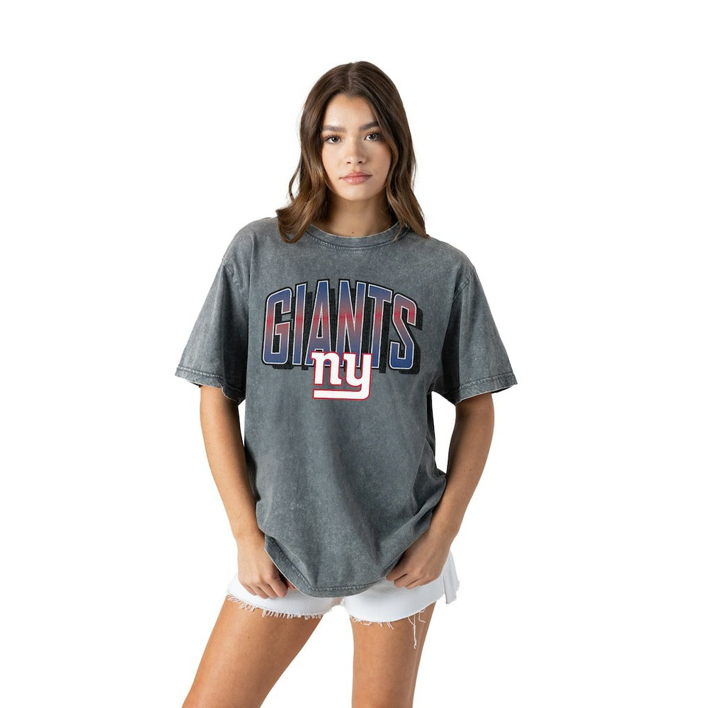 New York Giants Gameday Couture Women's Peak Performance Oversized Snow Wash T-Shirt Gray - NFL