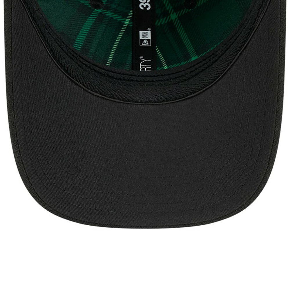 Pittsburgh Pirates New Era 2026 St. Patrick's Day 39THIRTY Flex Hat Lifestyle