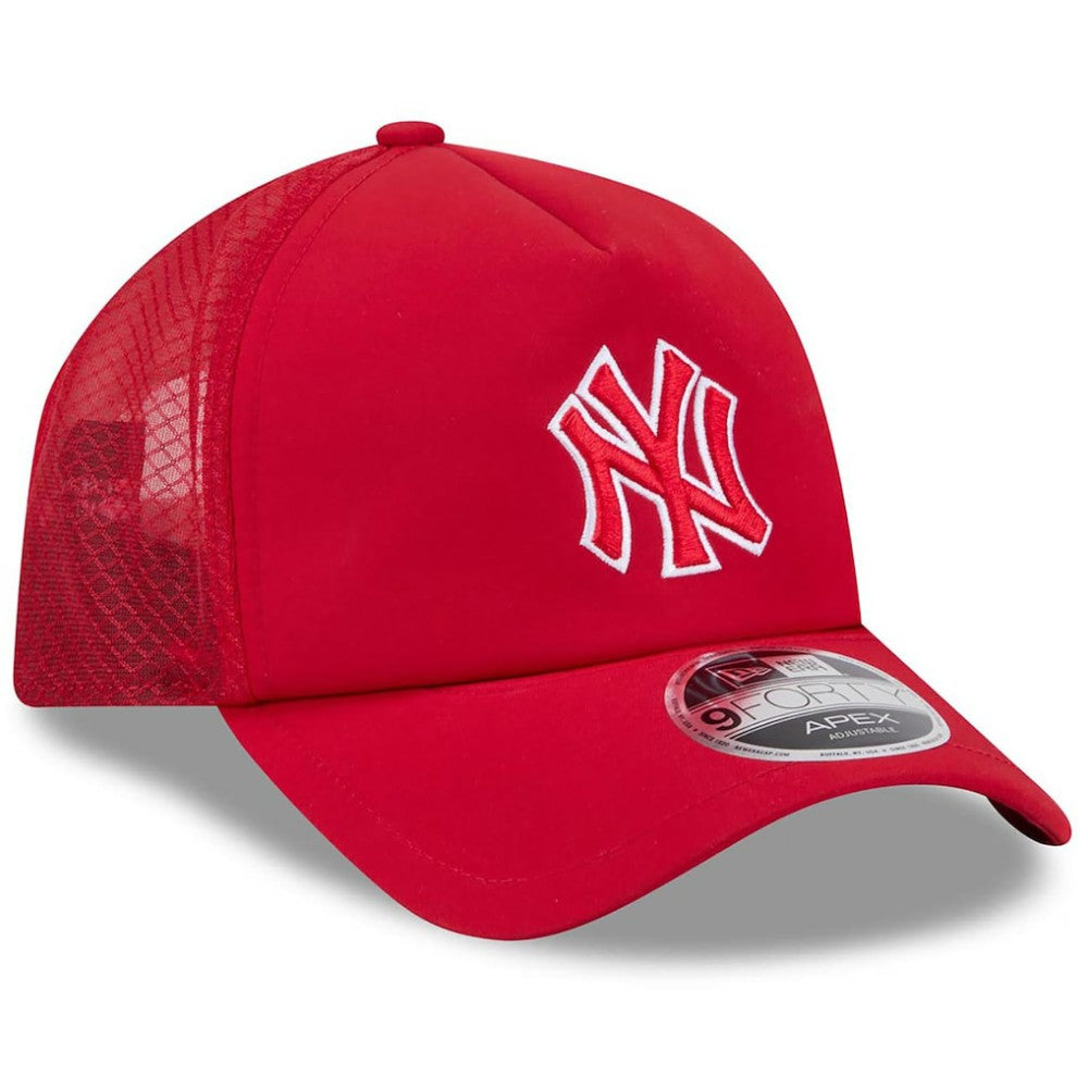 New York Yankees New Era 2026 Batting Practice Alternate Apex 9FORTY Adjustable Hat Lifestyle