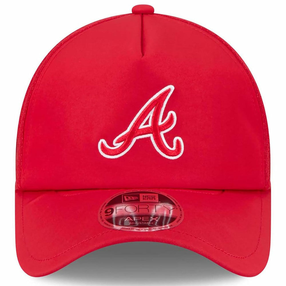Atlanta Braves New Era 2026 Batting Practice Apex 9FORTY Adjustable Trucker Hat Lifestyle