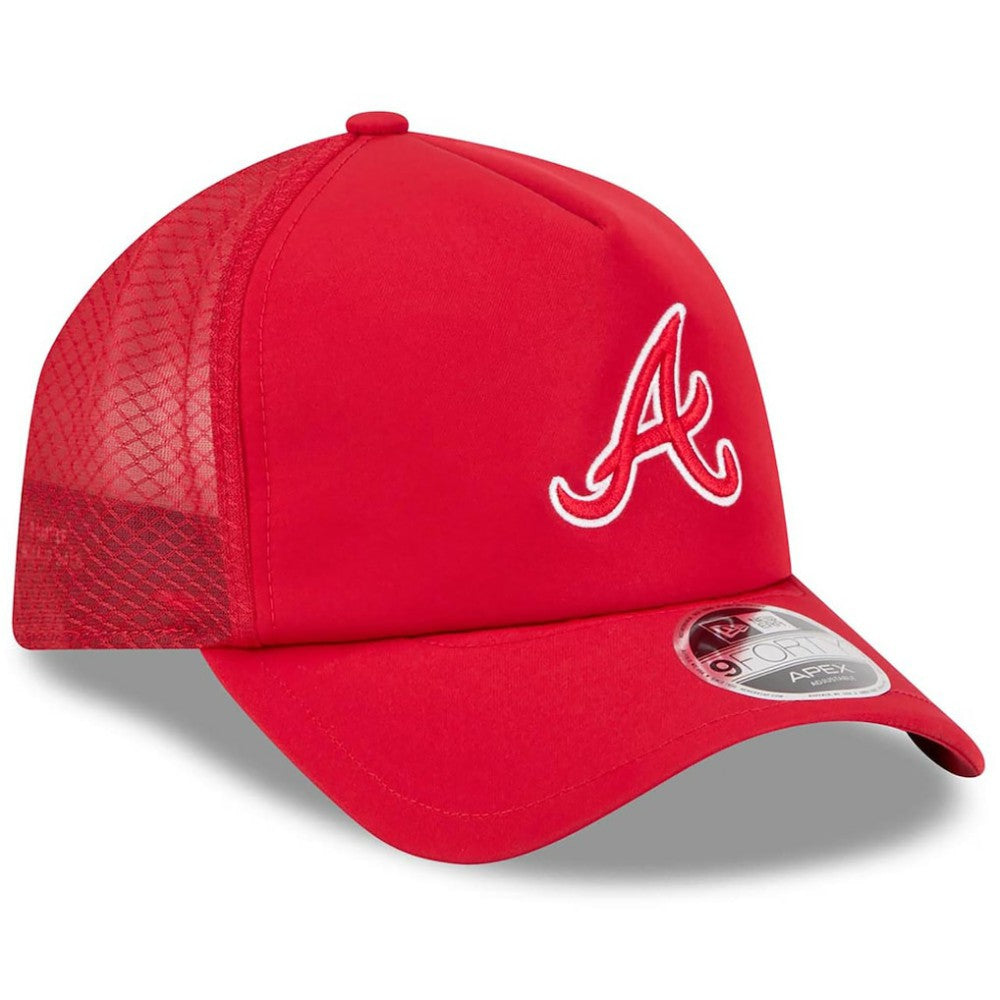 Atlanta Braves New Era 2026 Batting Practice Apex 9FORTY Adjustable Trucker Hat Lifestyle