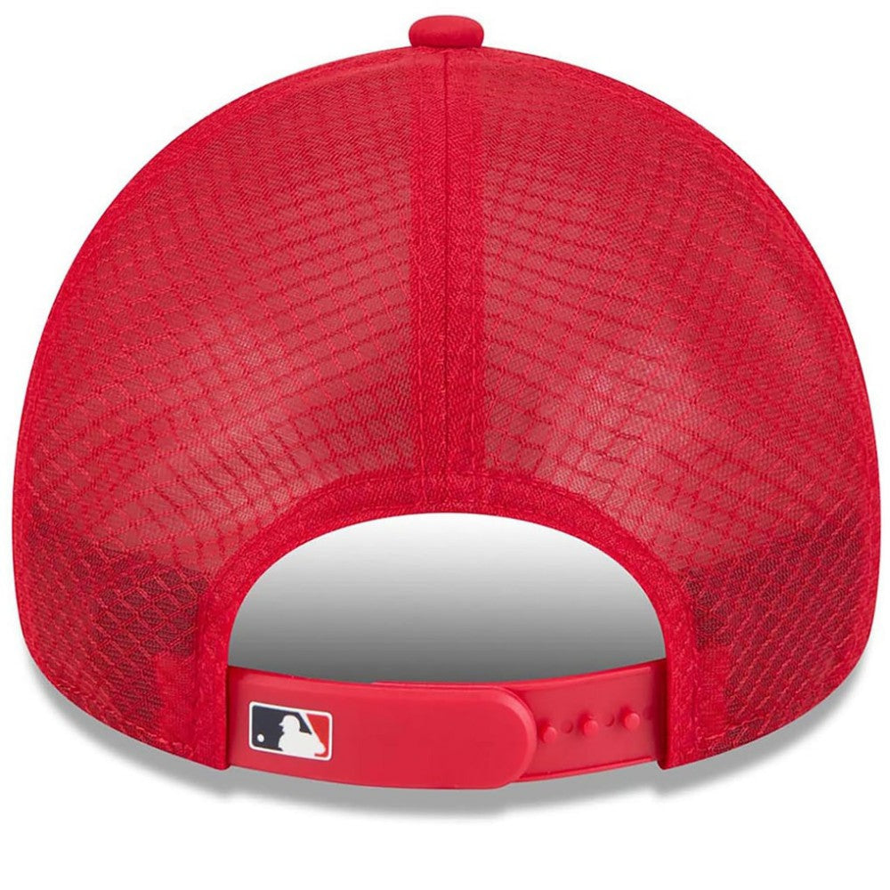 Atlanta Braves New Era 2026 Batting Practice Apex 9FORTY Adjustable Trucker Hat Lifestyle