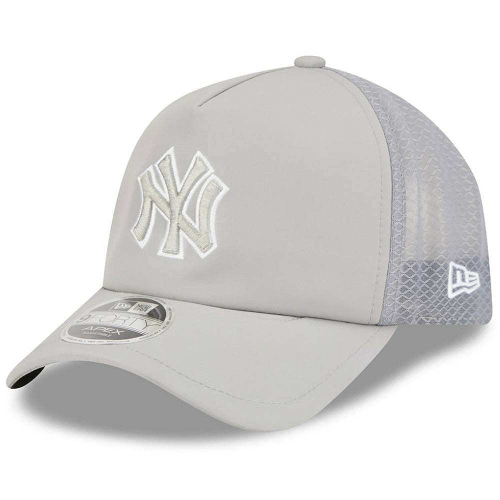 New York Yankees New Era 2026 Batting Practice Apex 9FORTY Adjustable Trucker Hat On Sale