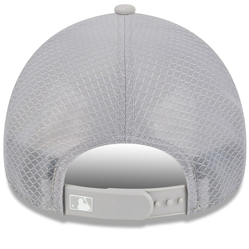 New York Yankees New Era 2026 Batting Practice Apex 9FORTY Adjustable Trucker Hat On Sale