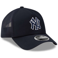 New York Yankees New Era 2026 Batting Practice Apex 9FORTY Adjustable Trucker Hat Lifestyle