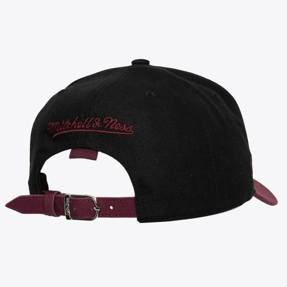 Detroit Red Wings - Mitchell & Ness x Just Don Wave Script Pro Strapback Hat Black/Maroon