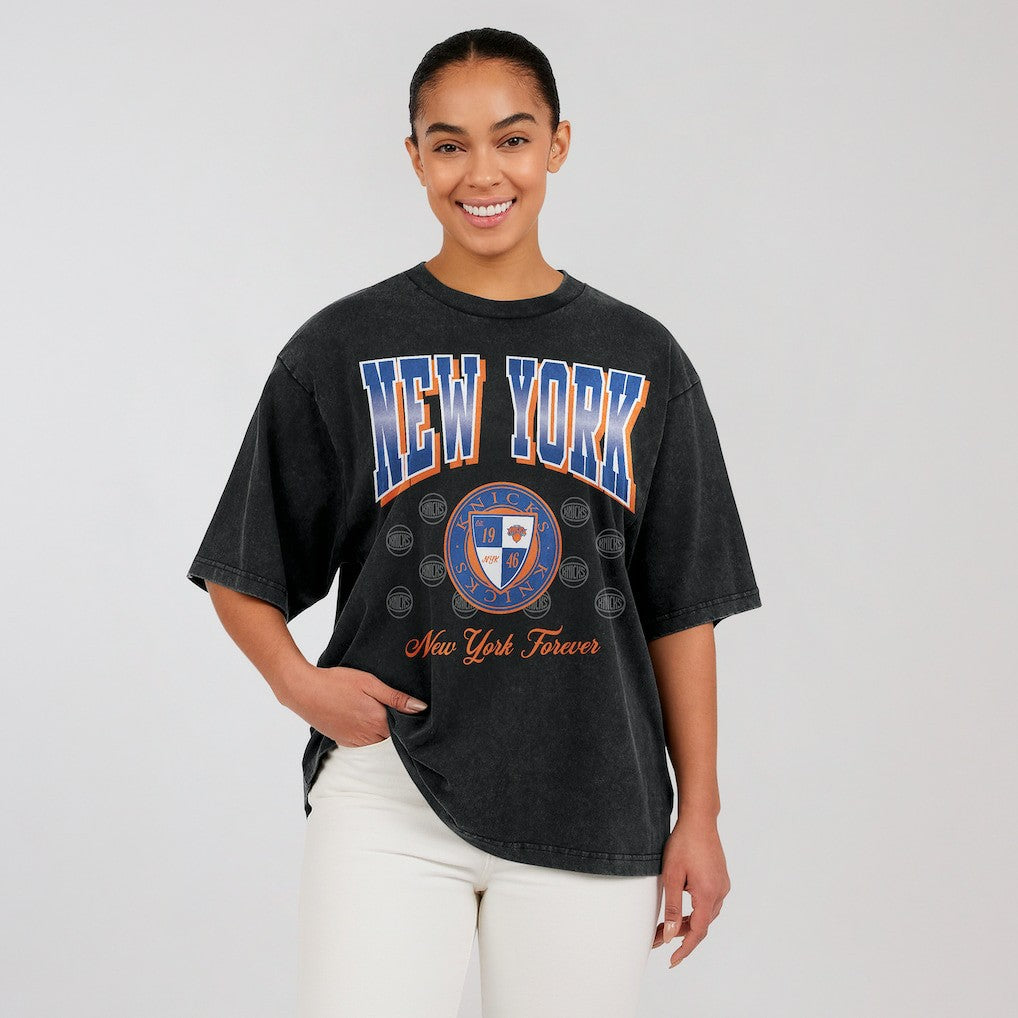 NBA - New York Knicks WEAR by Erin Andrews Women's Oversized Boyfriend T-Shirt - Black