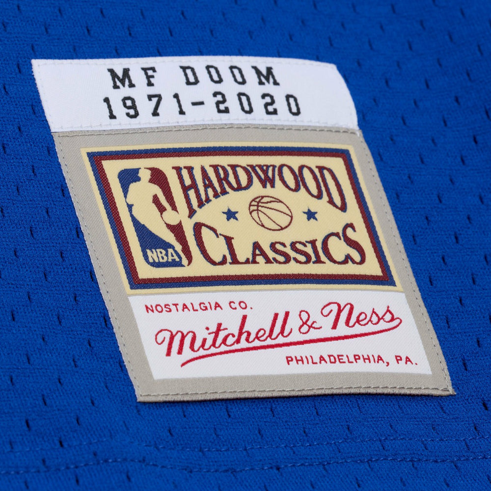 Mitchell & Ness - MF DOOM x NY Knicks x A New York Story Fashion Jersey - Blue