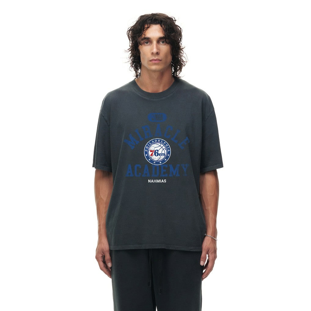 NBA - Philadelphia 76ers Unisex Miracle Academy x NBA Collection Vintage Boxy T-shirt - Heather Black