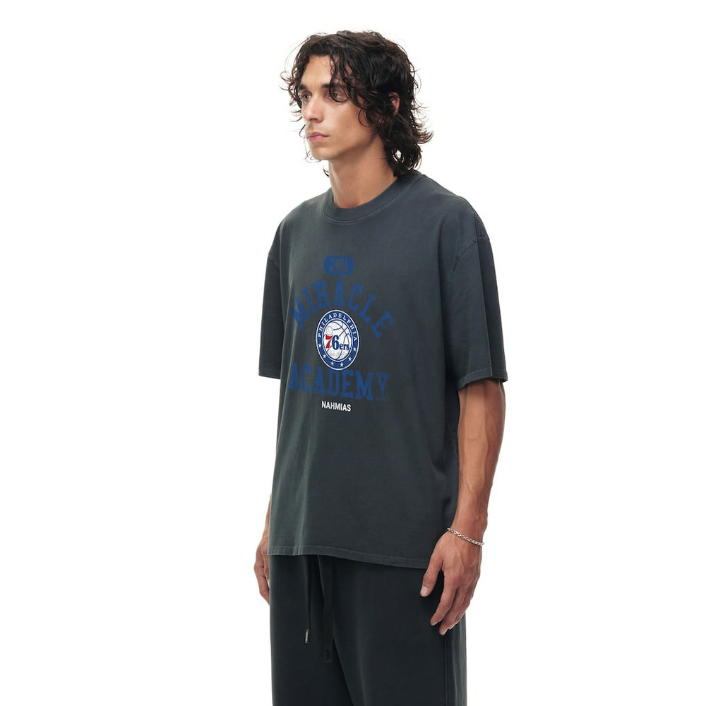 NBA - Philadelphia 76ers Unisex Miracle Academy x NBA Collection Vintage Boxy T-shirt - Heather Black