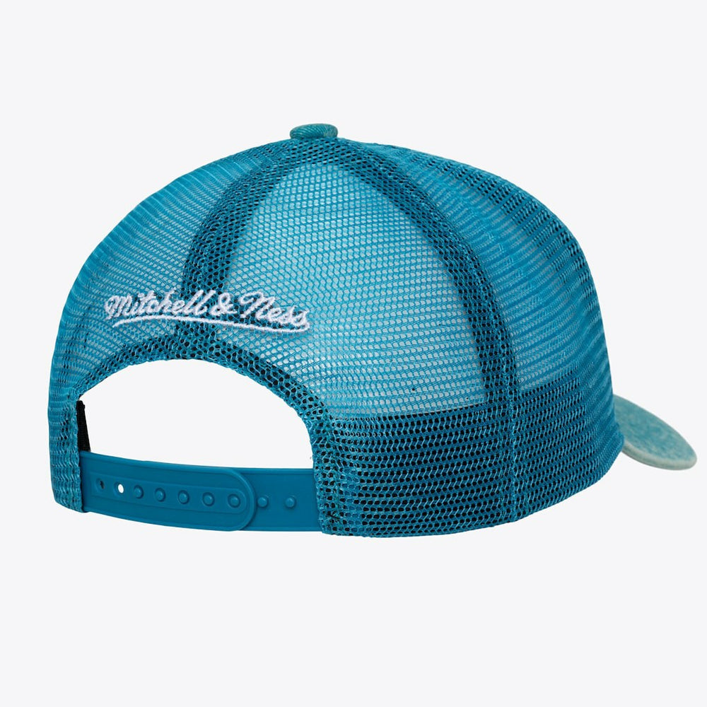 Mitchell & Ness - Charlotte Hornets Gameday Snow Wash Adjustable Trucker Hat - Teal