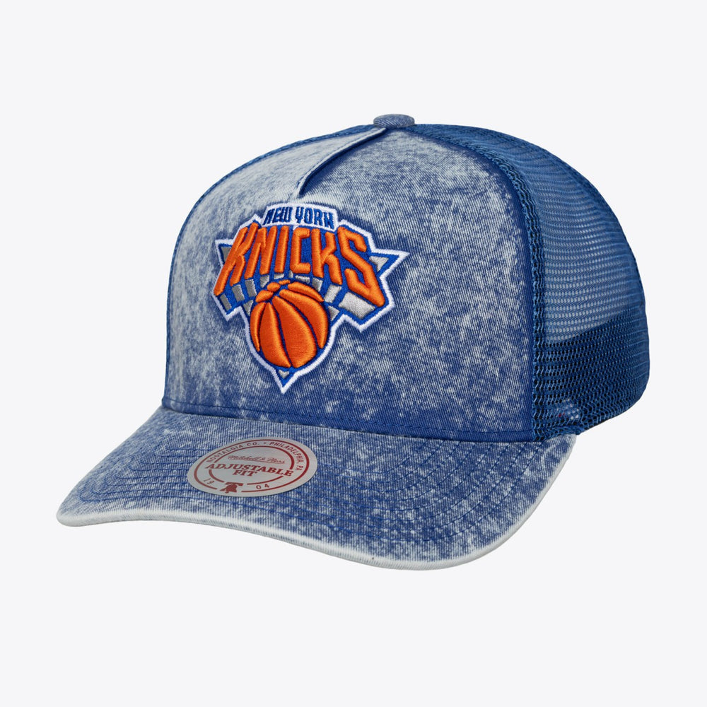 Mitchell & Ness - New York Knicks Gameday Snow Wash Adjustable Trucker Hat - Blue