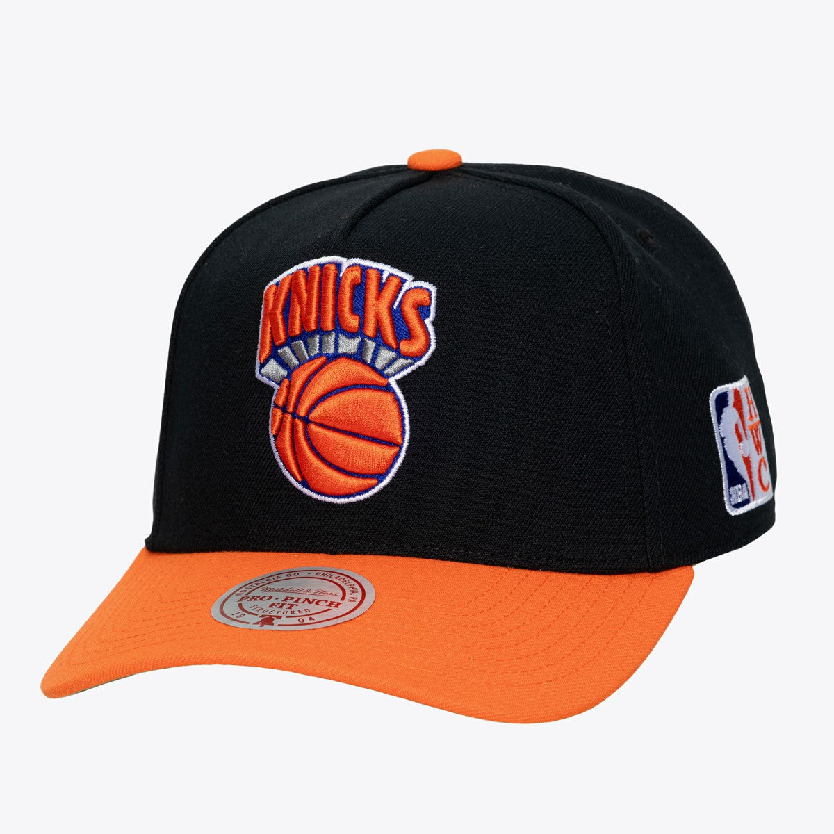 Mitchell & Ness - New York Knicks Hardwood Classics Legendary Away Pro-Pinch Adjustable Hat - Black