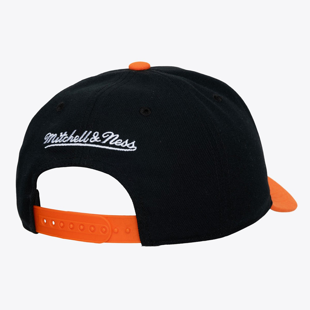 Mitchell & Ness - New York Knicks Hardwood Classics Legendary Away Pro-Pinch Adjustable Hat - Black