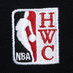 Mitchell & Ness - Chicago Bulls Hardwood Classics Legendary Away Pro-Pinch Adjustable Hat - White
