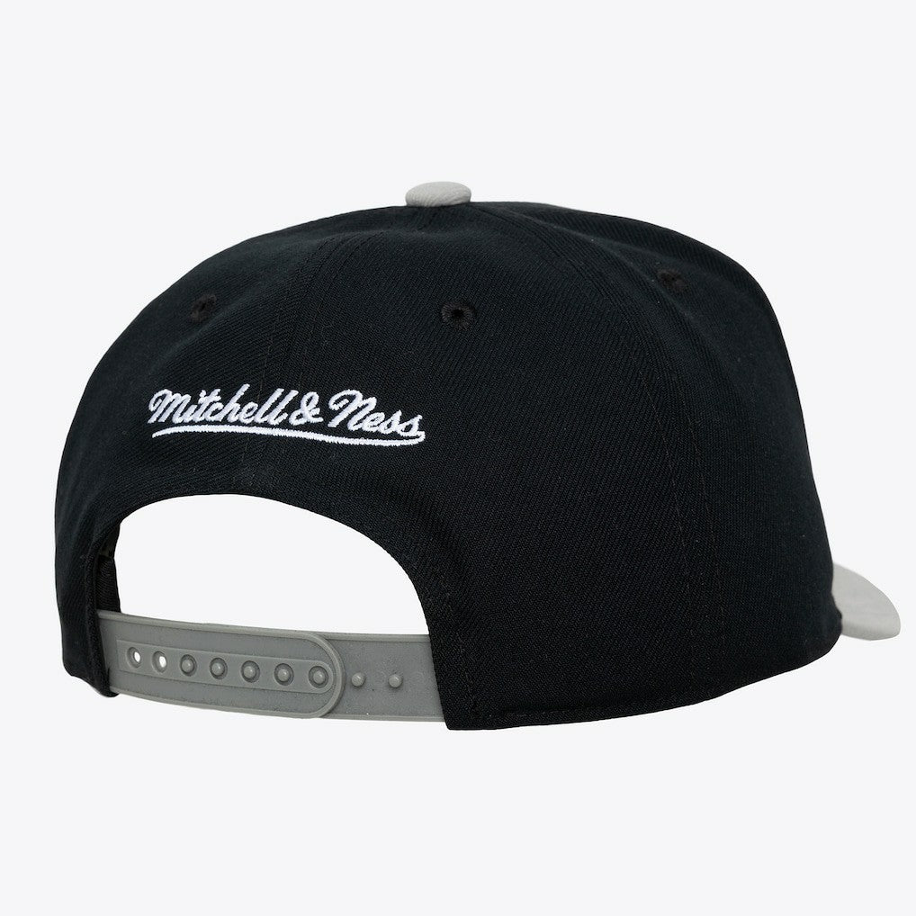 Mitchell & Ness - Dallas Mavericks Hardwood Classics Legendary Away Pro-Pinch Adjustable Hat - Black